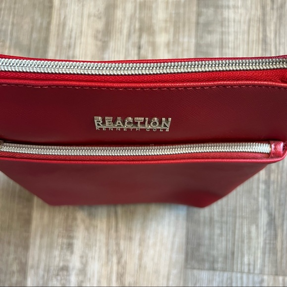 Kenneth Cole Reaction bag - Picture 3 of 11